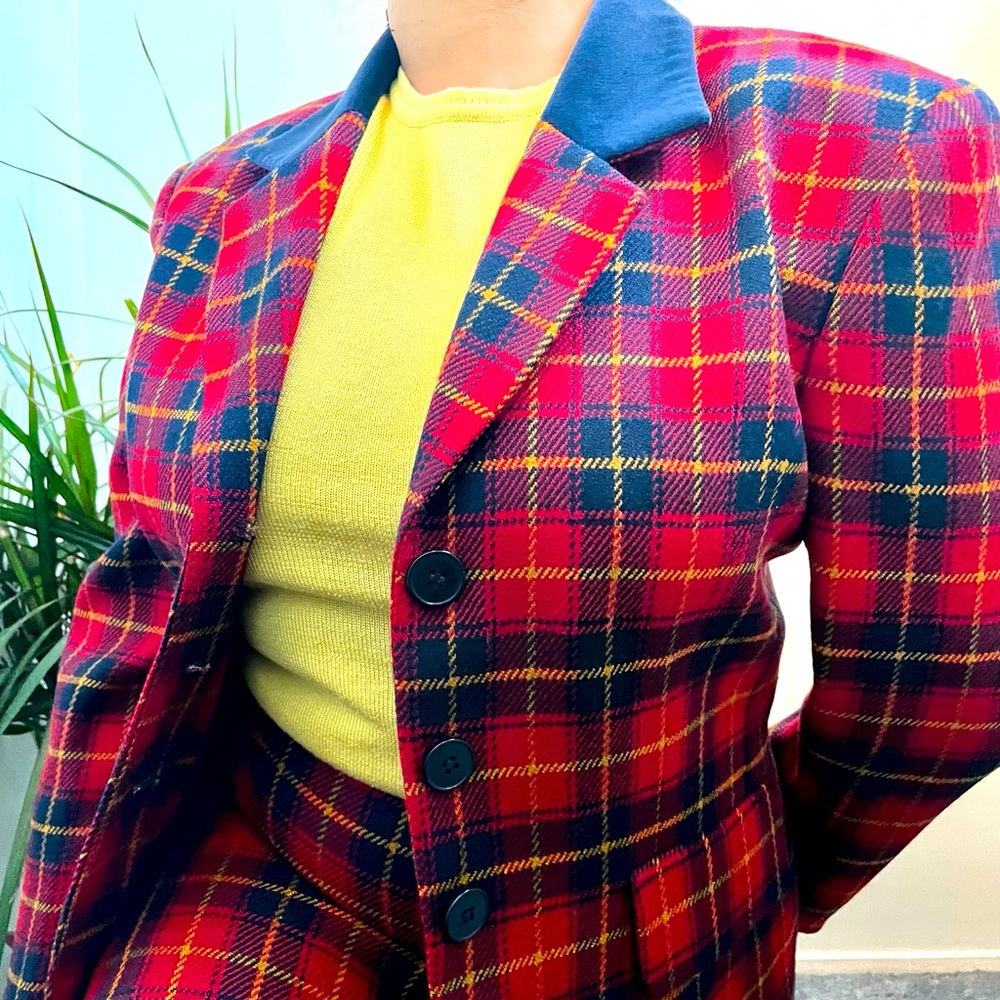 Vintage Jones of New York 2 Piece Skirt Suit